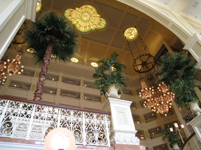 エントランスとラウンジ